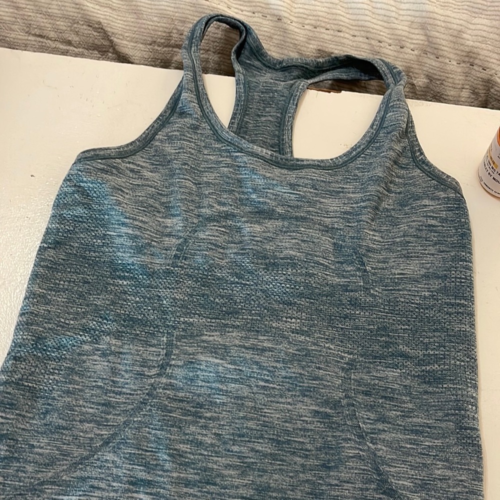 Lululemon workout tank